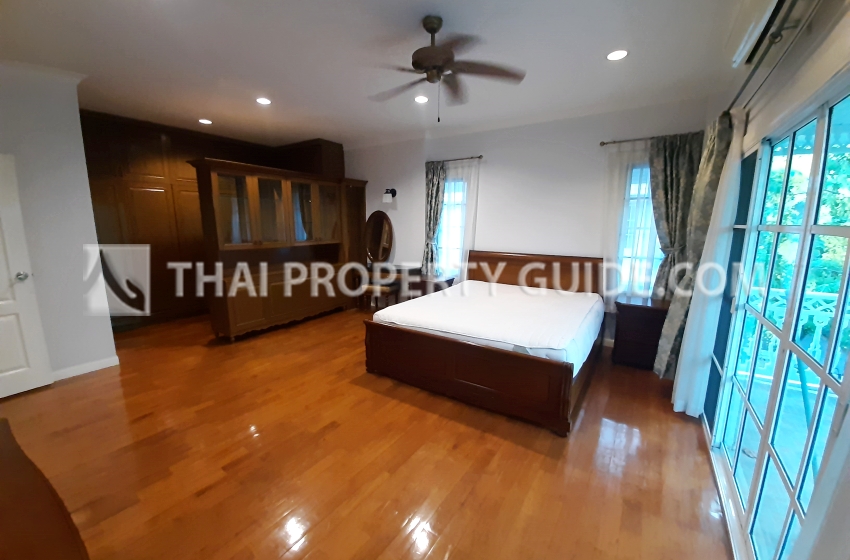 House with Shared Pool in Sukhumvit 